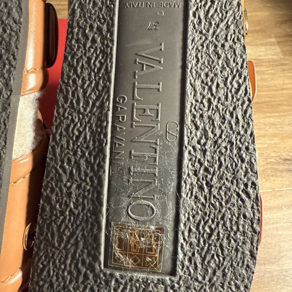 Valentino Garavani Leather Slide Sandals Almond EU37 US6.5 NIB $1100 Luxury - Picture 12 of 13